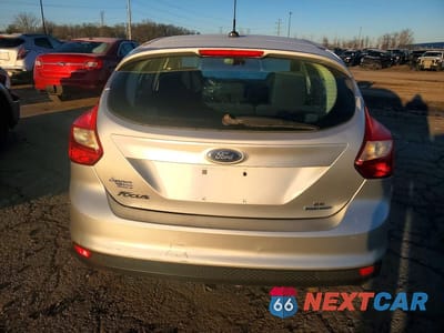 Zdjęcie 6 z 12 samochodu: 2014 FORD FOCUS VIN:1FADP3K23EL371971 - miniatura
