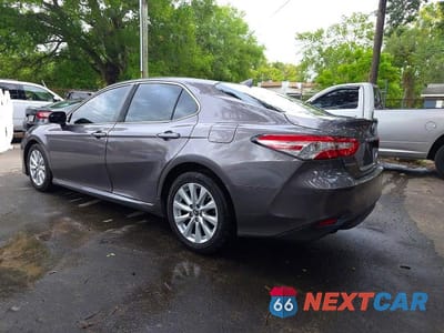 Trzecie zdjęcie samochodu z tyłu: 2019 TOYOTA CAMRY LE VIN:4T1B11HK7KU778725 - miniatura