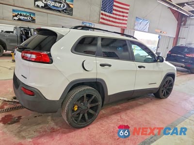 Trzecie zdjęcie samochodu z tyłu: 2017 JEEP CHEROKEE SPORT VIN:1C4PJLABXHW669205 - miniatura