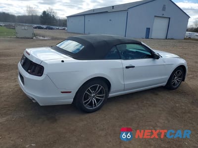 Trzecie zdjęcie samochodu z tyłu: 2014 FORD MUSTANG VIN:1ZVBP8EM5E5275689 - miniatura