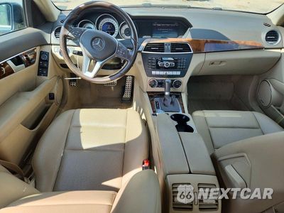 Zdjęcie 8 z 12 samochodu: 2013 MERCEDES-BENZ C 300 4MATIC VIN:WDDGF8AB2DG131686 - miniatura