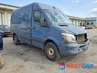 Czwarte zdjęcie samochodu z boku: 2018 MERCEDES BENZ SPRINTER 2500 VIN:WD3PE7CD3JP640780 - miniatura