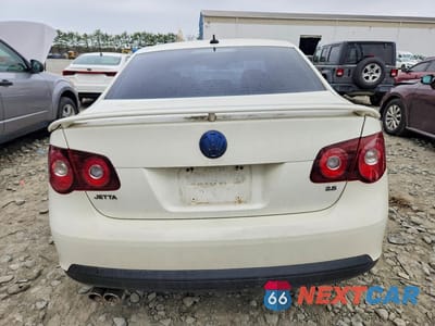 Zdjęcie 6 z 12 samochodu: 2008 VOLKSWAGEN JETTA SE VIN:3VWRZ71K78M086418 - miniatura