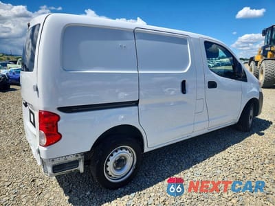 Trzecie zdjęcie samochodu z tyłu: 2019 NISSAN NV200 DELIVERY VAN VIN:3N6CM0KN4KK701563 - miniatura
