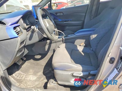Zdjęcie 7 z 12 samochodu: 2020 TOYOTA C-HR XLE VIN:NMTKHMBX8LR104870 - miniatura