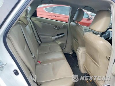 Zdjęcie 10 z 12 samochodu: 2014 TOYOTA PRIUS FOUR VIN:JTDKN3DU8E1754483 - miniatura
