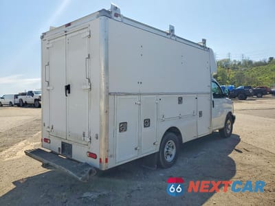 Trzecie zdjęcie samochodu z tyłu: 2016 CHEVROLET EXPRESS G3500 DELIVERY TRUCK VIN:1GB0GRFG1G1328721 - miniatura