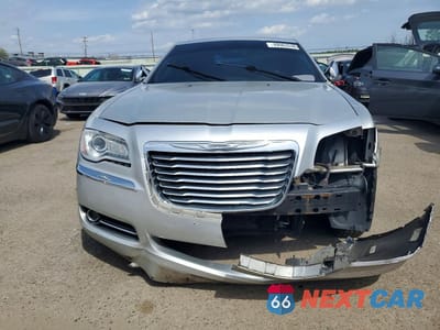 Piąte zdjęcie samochodu w środku: 2011 CHRYSLER 300C VIN:2C3CA6CT0BH614567 - miniatura