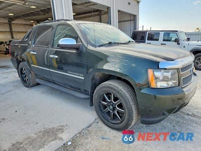 Czwarte zdjęcie samochodu z boku: 2013 CHEVROLET AVALANCHE LTZ VIN:3GNTKGE75DG261638 - miniatura
