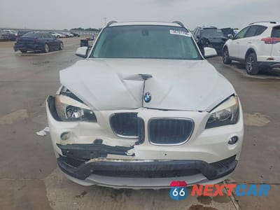Piąte zdjęcie samochodu w środku: 2015 BMW X1 SDRIVE28I VIN:WBAVM1C54FV498316 - miniatura