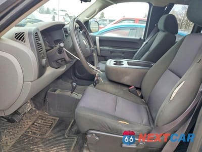 Zdjęcie 7 z 11 samochodu: 2011 CHEVROLET SILVERADO K1500 LS VIN:1GCRKREA8BZ127763 - miniatura