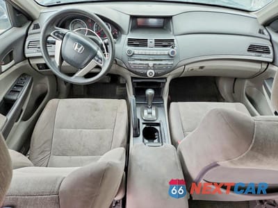 Zdjęcie 8 z 12 samochodu: 2010 HONDA ACCORD LX VIN:1HGCP2F39AA025417 - miniatura