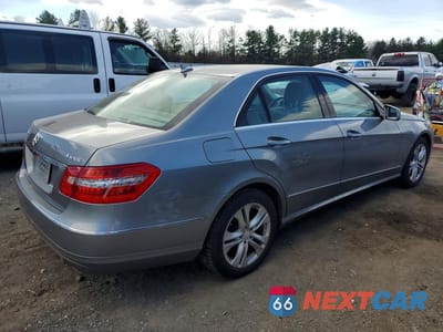 Trzecie zdjęcie samochodu z tyłu: 2010 MERCEDES-BENZ E 350 4MATIC VIN:WDDHF8HBXAA121142 - miniatura