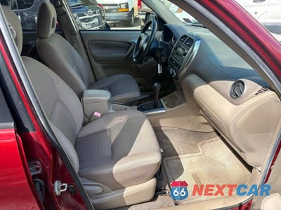 Piąte zdjęcie samochodu w środku: 2005 TOYOTA RAV4 BASE VIN:JTEHD20V350069198 - miniatura