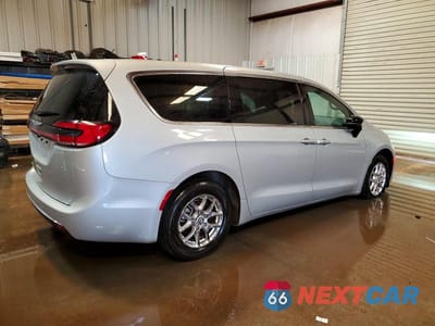 Trzecie zdjęcie samochodu z tyłu: 2026 CHRYSLER PACIFICA SELECT VIN:2C4RC1BGXTR174828 - miniatura