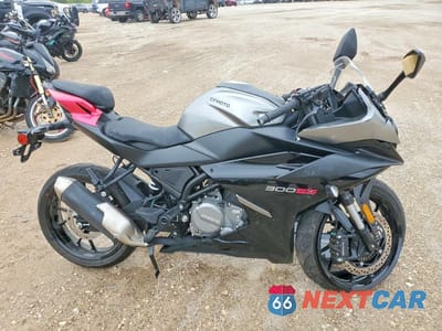 2025 CF MOTO 300SS LCEPDPL75S6002329 - główne zdjęcie licytacji z USA - miniatura