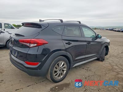 Trzecie zdjęcie samochodu z tyłu: 2017 HYUNDAI TUCSON SE PLUS VIN:KM8J33A4XHU478439 - miniatura