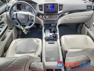 Zdjęcie 8 z 14 samochodu: 2018 HONDA PILOT TOURING VIN:5FNYF6H96JB048337 - miniatura
