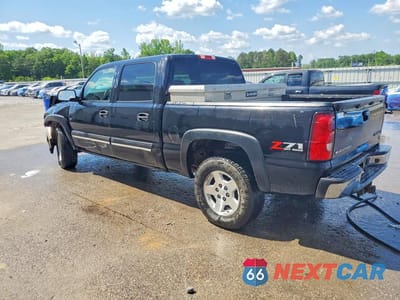 Drugie zdjęcie samochodu z przodu: 2005 CHEVROLET SILVERADO K1500 VIN:2GCEK13TX51110786 - miniatura