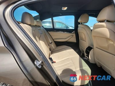 Zdjęcie 10 z 13 samochodu: 2019 BMW 540 I VIN:WBAJE5C5XKWE66061 - miniatura