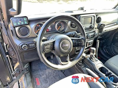Zdjęcie 9 z 10 samochodu: 2018 JEEP WRANGLER UNLIMITED SPORT VIN:1C4HJXDG8JW171528 - miniatura