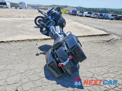 Czwarte zdjęcie samochodu z boku: 2018 HARLEY-DAVIDSON FLTRX ROAD GLIDE VIN:1HD1KHC12JB655931 - miniatura