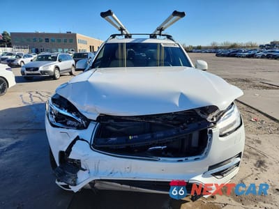 Piąte zdjęcie samochodu w środku: 2018 VOLVO XC90 T6 VIN:YV4A22PK1J1379035 - miniatura