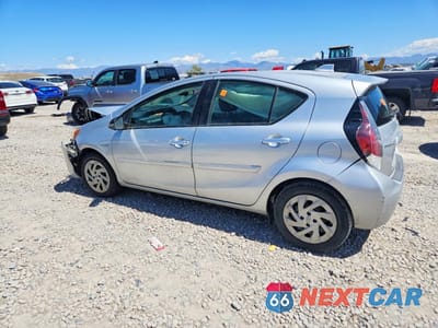 Drugie zdjęcie samochodu z przodu: 2016 TOYOTA PRIUS C TWO VIN:JTDKDTB36G1138572 - miniatura