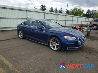 Czwarte zdjęcie samochodu z boku: 2018 AUDI A5 PREMIUM PLUS S-LINE VIN:WAUENCF51JA103898 - miniatura