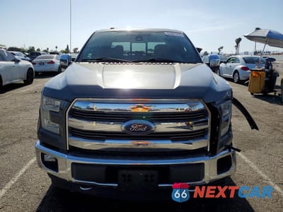 Piąte zdjęcie samochodu w środku: 2017 FORD F150 SUPERCREW VIN:1FTEW1EG0HFB52837 - miniatura