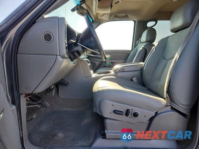 Zdjęcie 7 z 12 samochodu: 2006 CHEVROLET SILVERADO K2500 HEAVY DUTY VIN:1GCHK23D86F168711 - miniatura