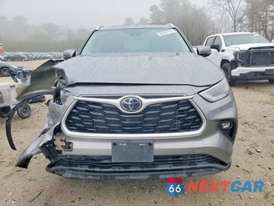 Piąte zdjęcie samochodu w środku: 2025 TOYOTA HIGHLANDER XLE VIN:5TDKDRBH9SS591451 - miniatura