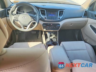 Zdjęcie 8 z 13 samochodu: 2016 HYUNDAI TUCSON SE VIN:KM8J33A42GU109590 - miniatura
