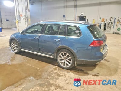 Drugie zdjęcie samochodu z przodu: 2017 VOLKSWAGEN GOLF ALLTRACK S VIN:3VWH17AU8HM542611 - miniatura