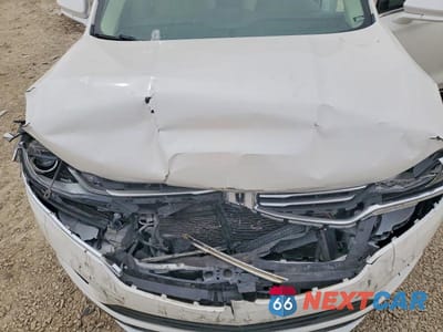 Zdjęcie 11 z 12 samochodu: 2017 LINCOLN MKC VIN:5LMCJ1C98HUL50046 - miniatura