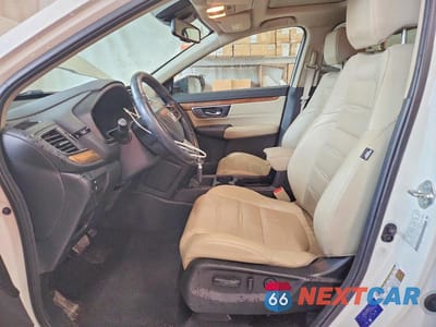 Zdjęcie 7 z 13 samochodu: 2017 HONDA CR-V TOURING VIN:2HKRW2H91HH650118 - miniatura