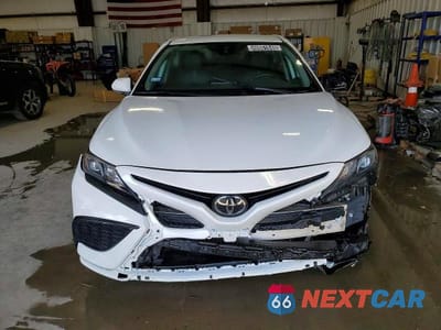 Piąte zdjęcie samochodu w środku: 2022 TOYOTA CAMRY SE VIN:4T1G11AK3NU705338 - miniatura