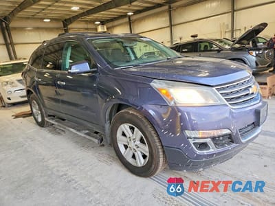 Czwarte zdjęcie samochodu z boku: 2014 CHEVROLET TRAVERSE LT VIN:1GNKVHKD3EJ186103 - miniatura