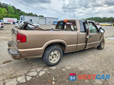 Trzecie zdjęcie samochodu z tyłu: 2002 CHEVROLET S TRUCK S10 VIN:1GCCS19W828204277 - miniatura