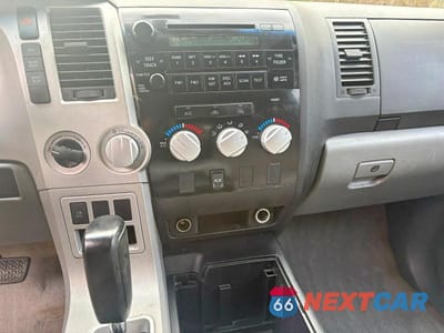 Zdjęcie 9 z 11 samochodu: 2008 TOYOTA TUNDRA SR5 VIN:5TBBV54158S503664 - miniatura