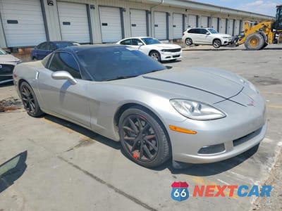 Czwarte zdjęcie samochodu z boku: 2005 CHEV CORVETTE VIN:1G1YY22UX55135786 - miniatura