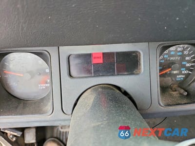 Zdjęcie 9 z 12 samochodu: 1994 JEEP WRANGLER / YJ S VIN:1J4FY19P4RP470362 - miniatura