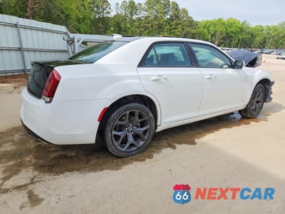 Trzecie zdjęcie samochodu z tyłu: 2023 CHRYSLER 300 S VIN:2C3CCABG2PH537712 - miniatura