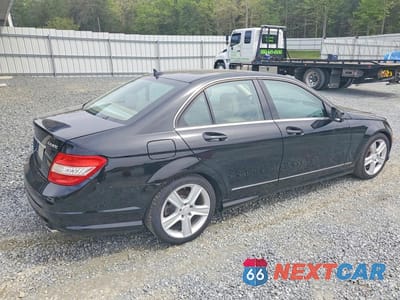 Trzecie zdjęcie samochodu z tyłu: 2010 MERCEDES-BENZ C300 VIN:WDDGF8BB7AR094410 - miniatura