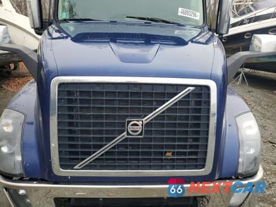 Zdjęcie 7 z 10 samochodu: 2018 VOLVO VN VNL - SEMI TRUCK VIN:4V4NC9EH0JN996005 - miniatura
