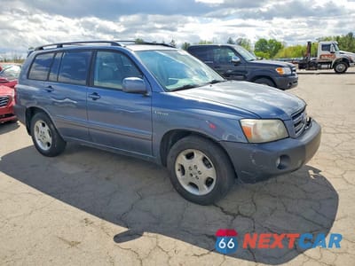 Czwarte zdjęcie samochodu z boku: 2004 TOYOTA HIGHLANDER LIMITED VIN:JTEEP21A540023649 - miniatura