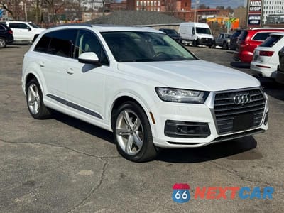Czwarte zdjęcie samochodu z boku: 2019 AUDI Q7 PRESTIGE VIN:WA1VAAF77KD012049 - miniatura