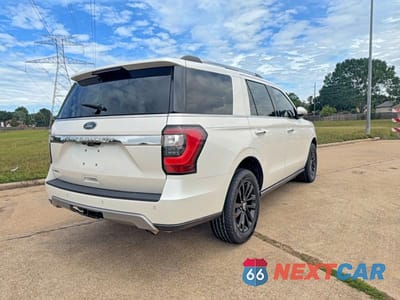 Czwarte zdjęcie samochodu z boku: 2019 FORD EXPEDITION LIMITED VIN:1FMJU1KTXKEA47947 - miniatura