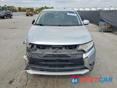 Piąte zdjęcie samochodu w środku: 2016 MITSUBISHI OUTLANDER ES VIN:JA4AD2A38GZ003435 - miniatura