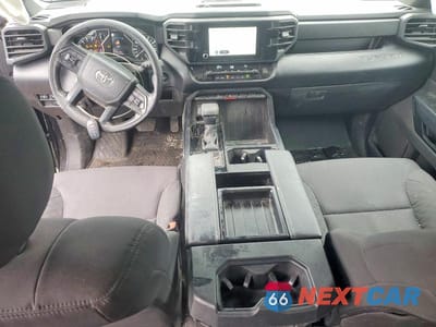 Zdjęcie 8 z 12 samochodu: 2025 TOYOTA TUNDRA SR VIN:5TFKB5DB1SX296748 - miniatura